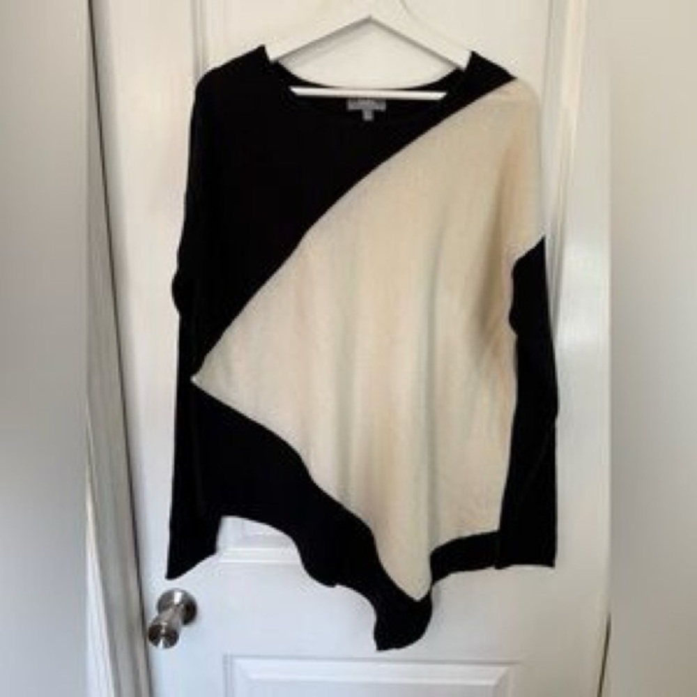 NEIMAN MARCUS 100% Cashmere Sweater Top Asymmetric Black Cream XS